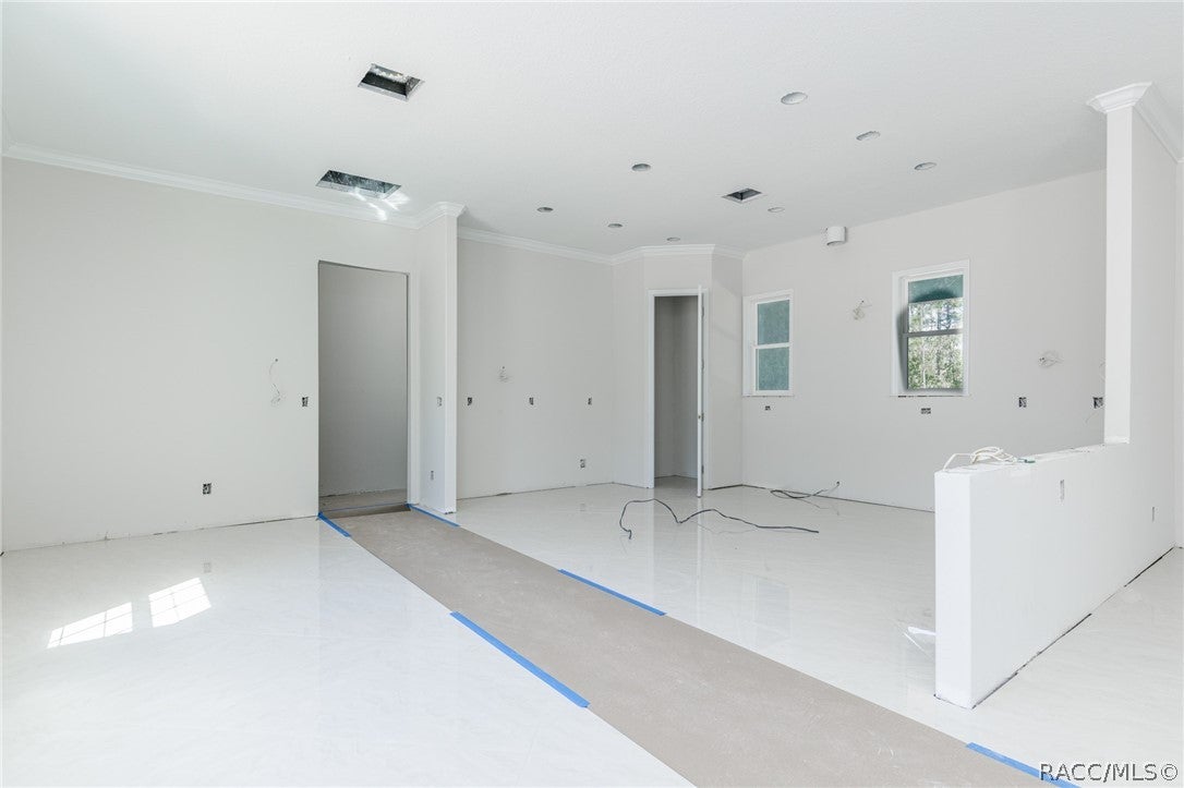 5819 W Glory Hill Street