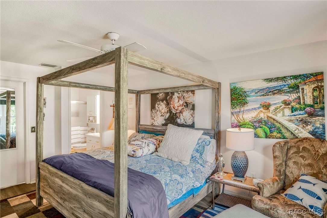 510 W Larchmont Court, Beverly Hills, New York image 16