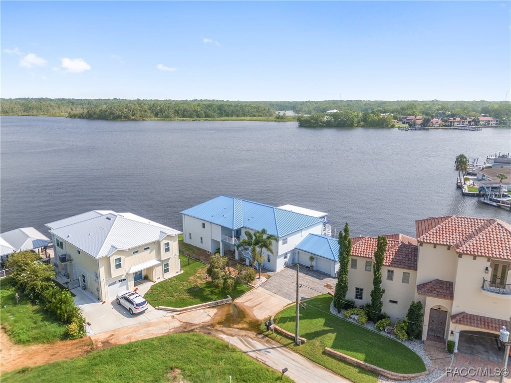 2243 N Kings Cove Point, Crystal River, Florida image 2