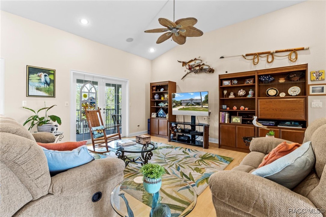 2168 N Watersedge Drive, Crystal River, Florida image 23