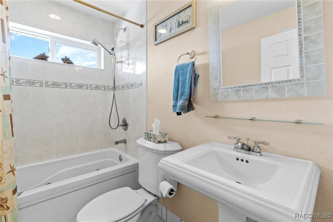 2168 N Watersedge Drive, Crystal River, Florida image 18
