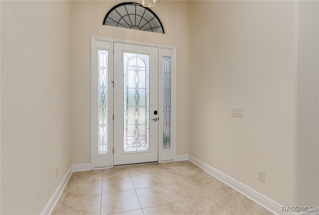 221 S Paladinn Circle