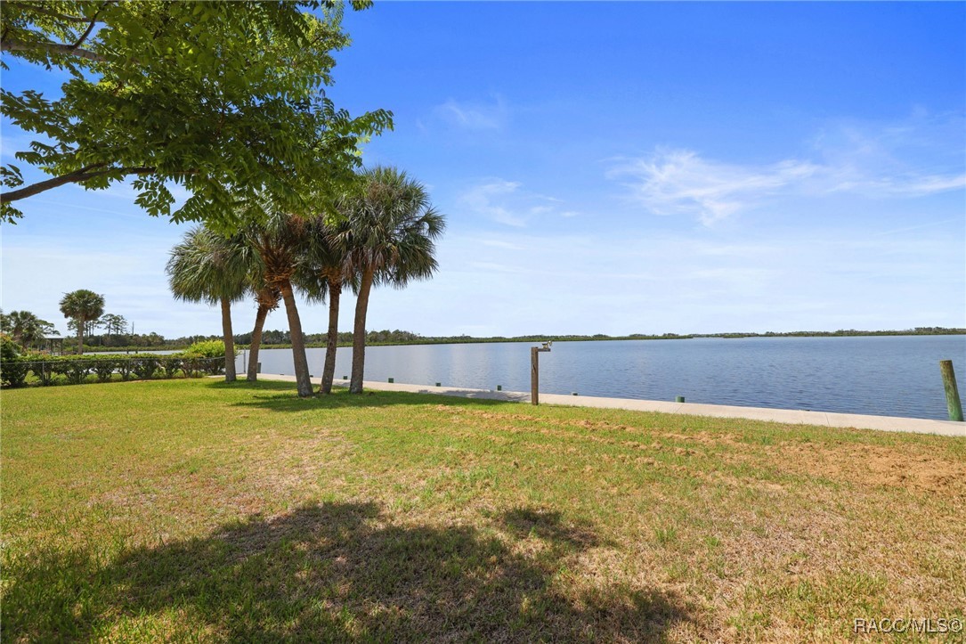 11930 W Bayshore Drive, Crystal River, New York image 15
