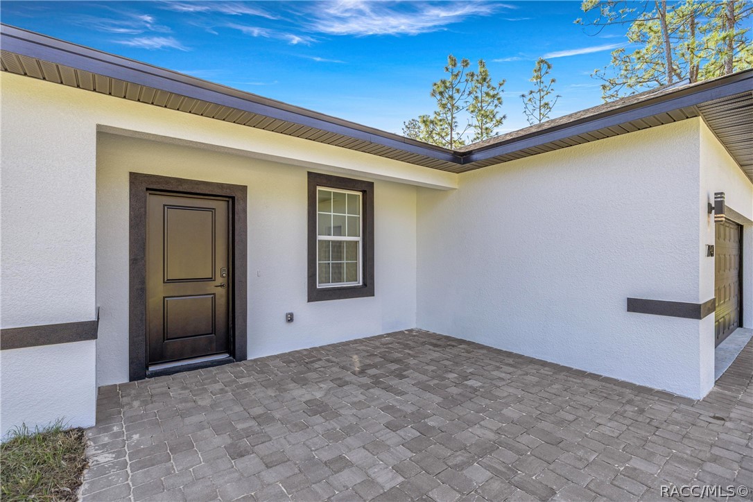 7841 N Santos Drive