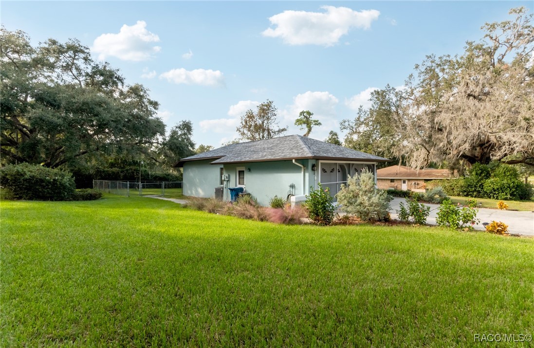 802 N Sabal Palm Way, Inverness, Florida image 3