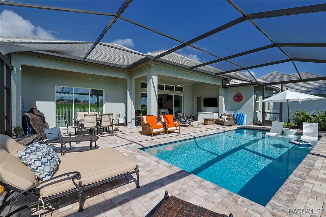 2308 N Peakview Loop