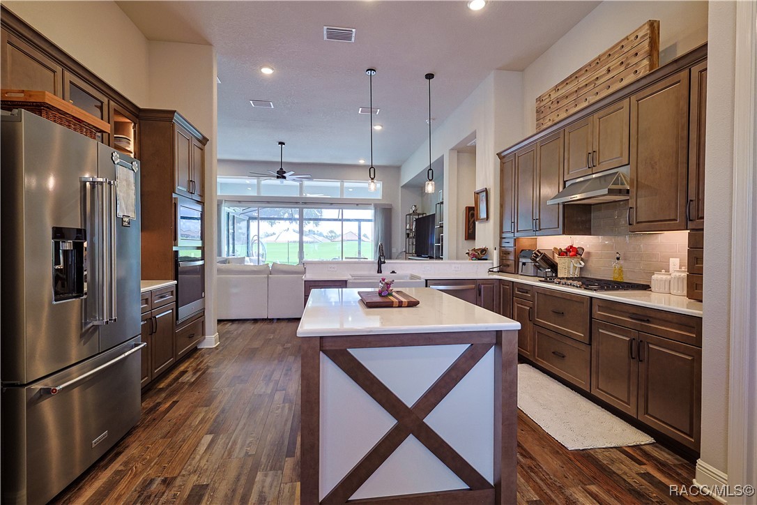 2308 N Peakview Loop