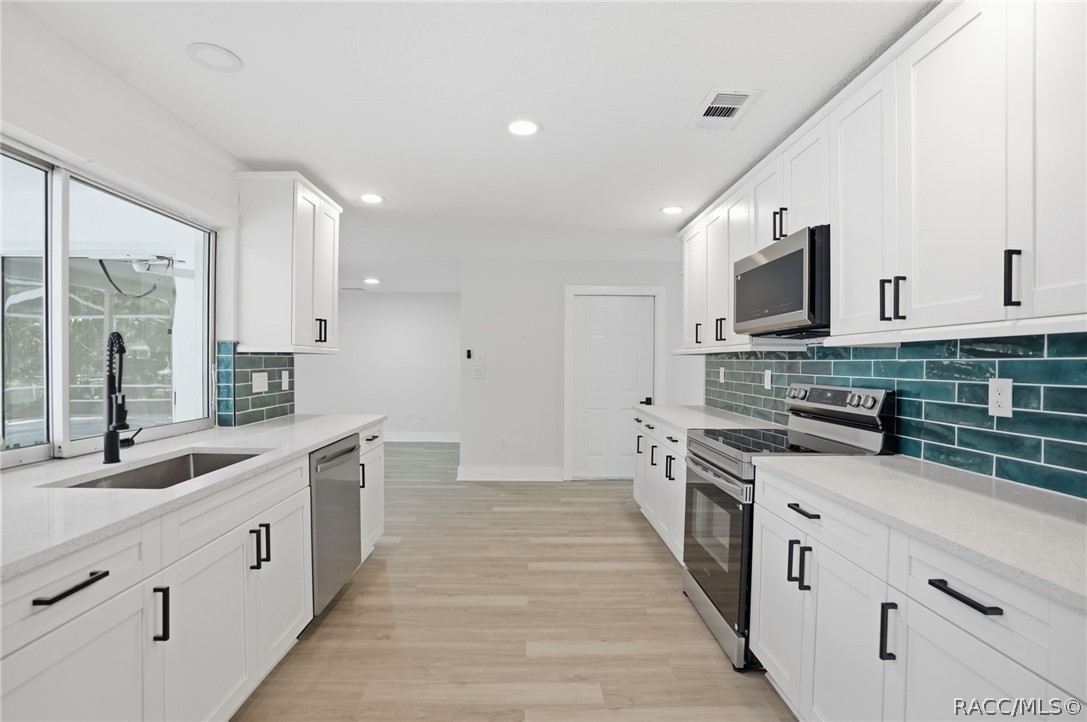 3708 N Hiawatha Terrace