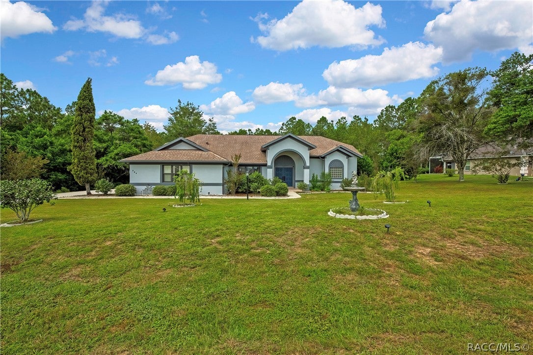 994 E Crown Of Roses Loop