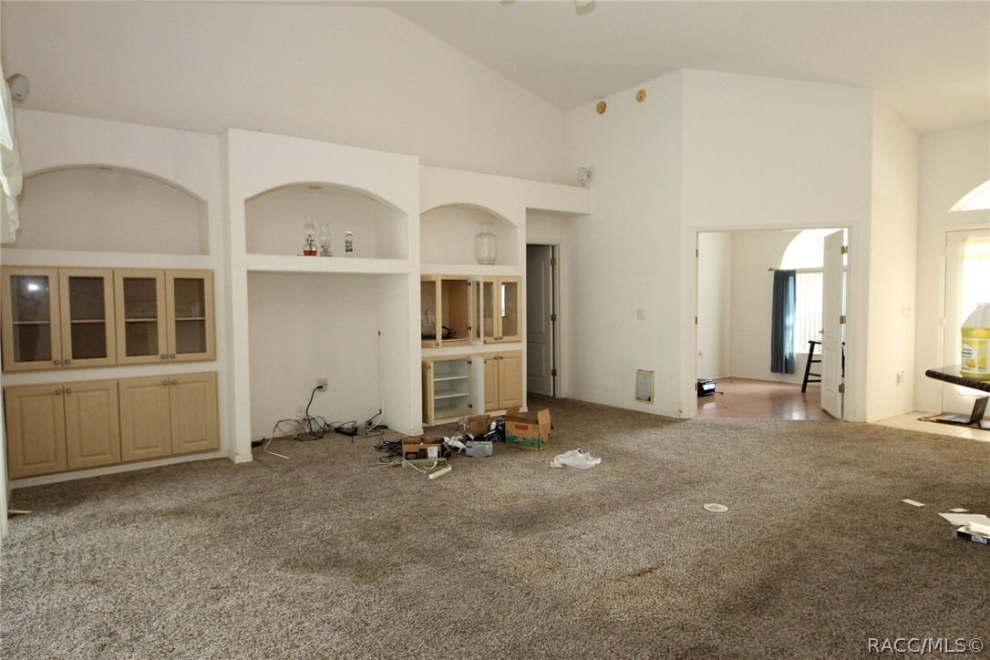 5958 N Sultana Terrace