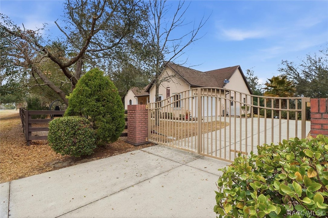 2450 W Tall Oaks Drive