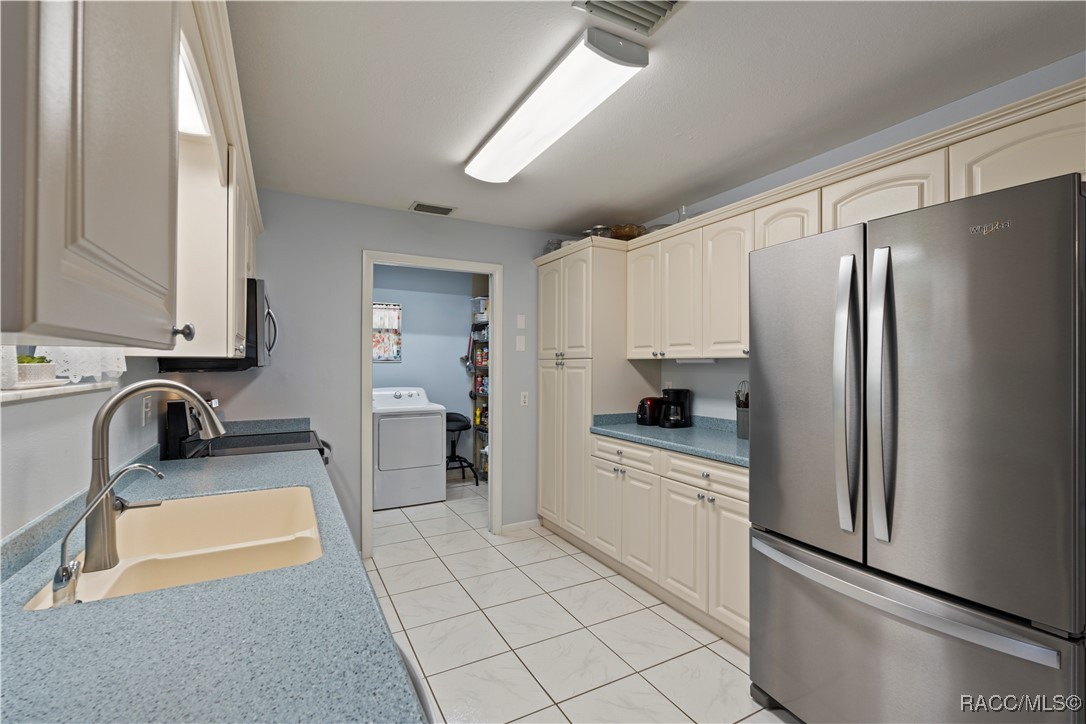 5 51st Street, Yankeetown, New York image 7