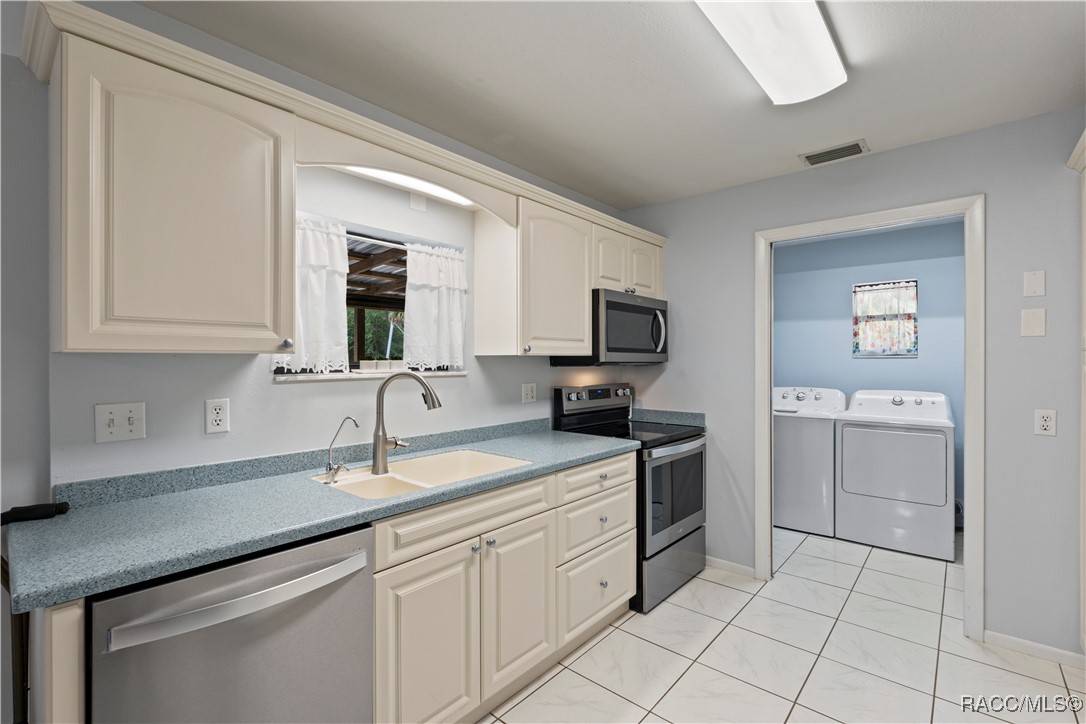 5 51st Street, Yankeetown, New York image 9