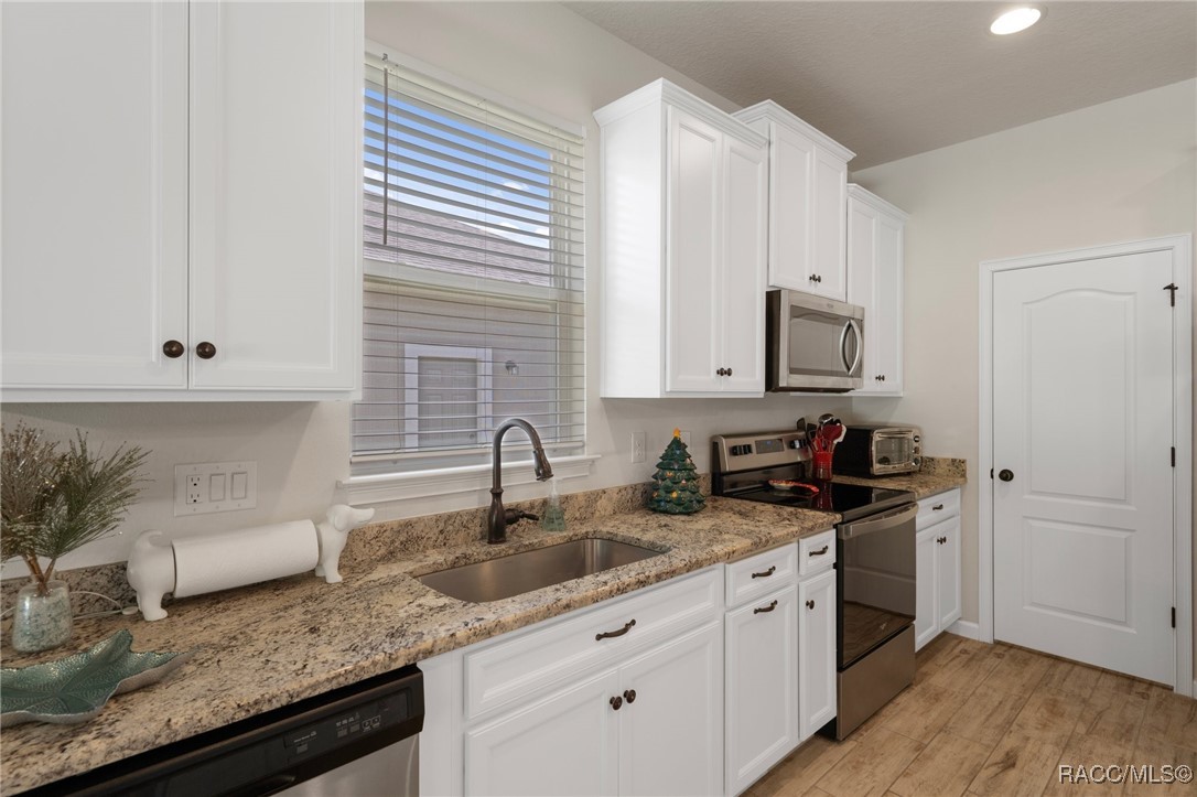 12905 Satin Lily Drive, Riverview, New York image 15