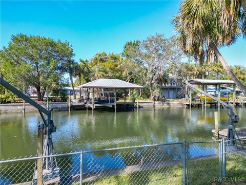 A home in Crystal River