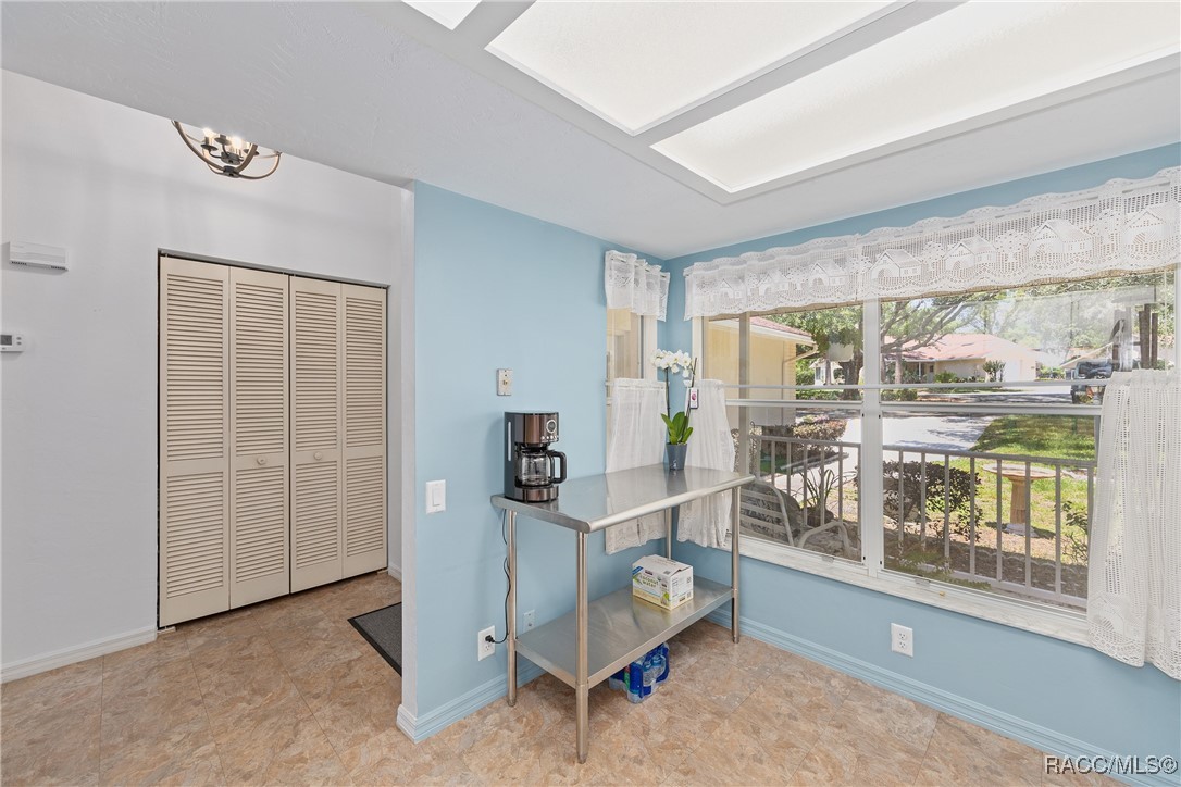910 W. Penn Hills Ct Ct, Beverly Hills, New York image 11