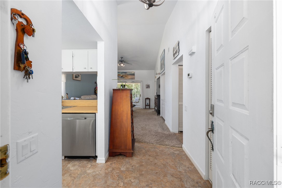 910 W. Penn Hills Ct Ct, Beverly Hills, New York image 3