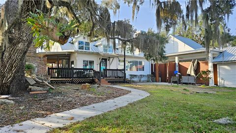 Homes For Sale - 5415 Riverside Drive<br/> Yankeetown, FL 34498