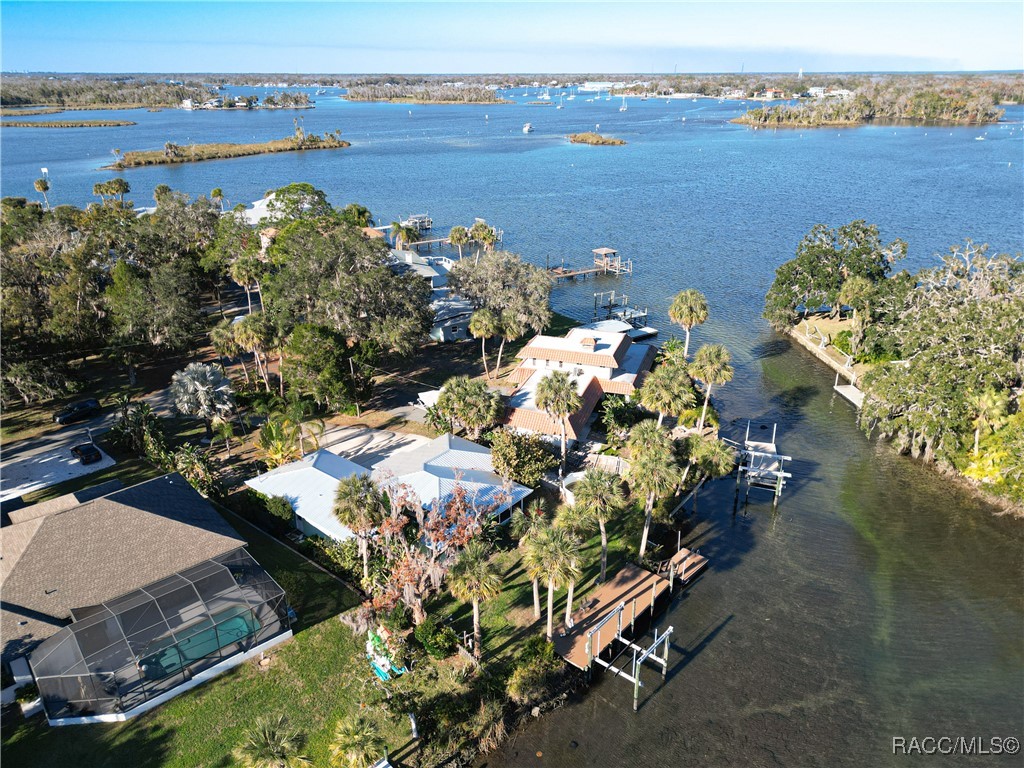 1065 N Crescent Drive, Crystal River, Florida image 3