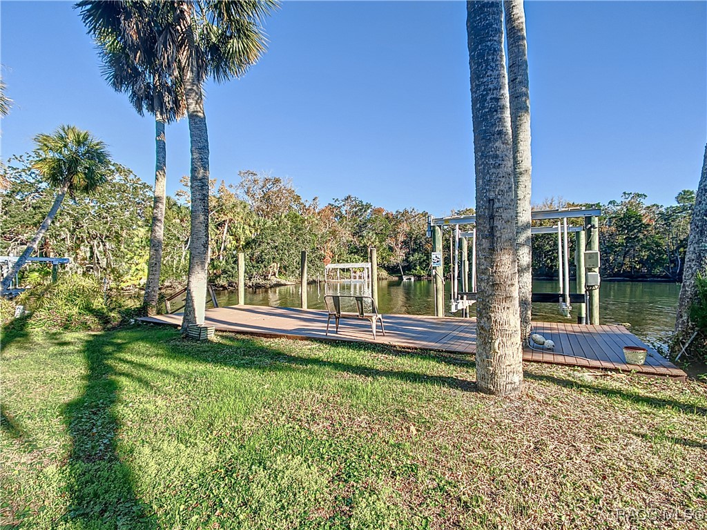 1065 N Crescent Drive, Crystal River, Florida image 32