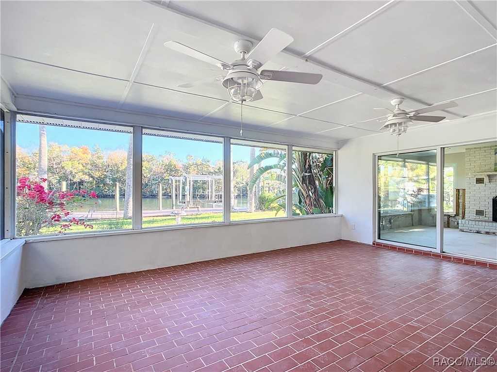 1065 N Crescent Drive, Crystal River, Florida image 30