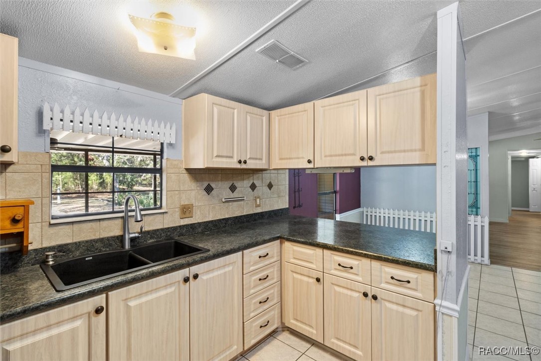 8190 W Chassahowitzka Street, Homosassa, Florida image 32