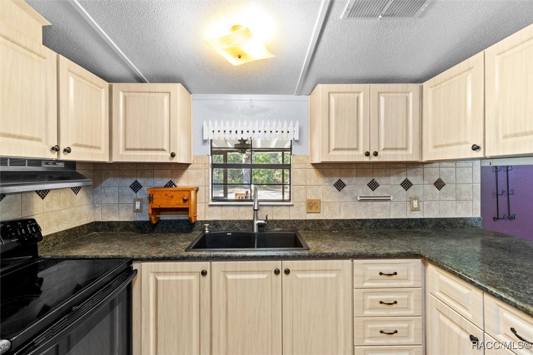 8190 W Chassahowitzka Street, Homosassa, Florida image 31
