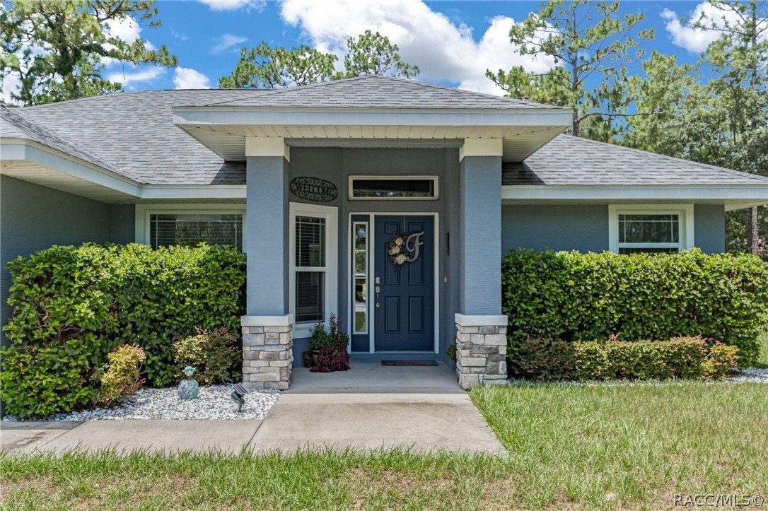 212 N Seton Avenue, Lecanto, Florida image 2