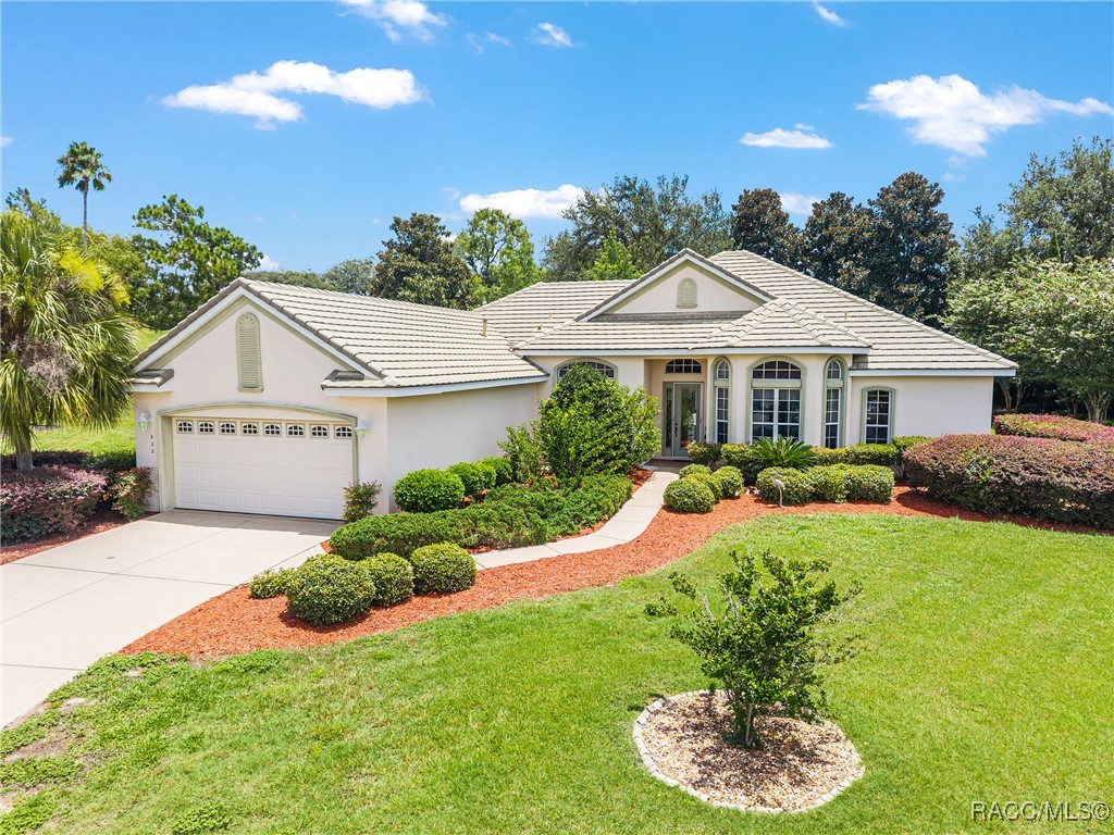 932 W Rollingwood Court