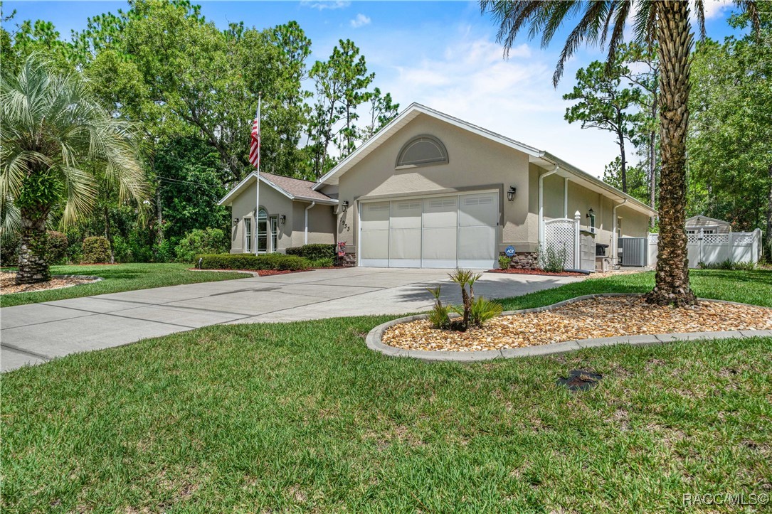 1933 W Landmark Drive