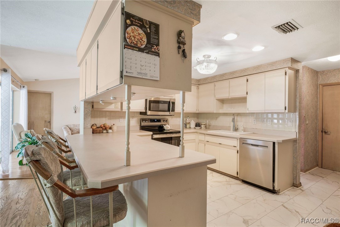 8389 N Titleist Drive, Citrus Springs, Florida image 4