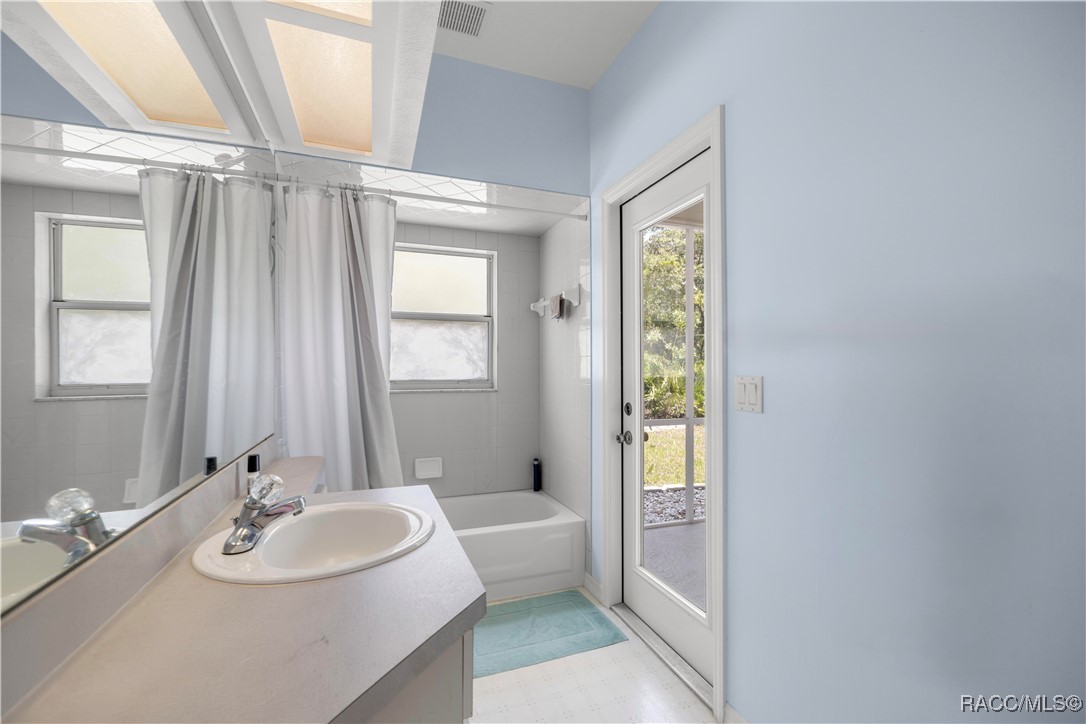 5725 N Durango Terrace, Beverly Hills, New York image 19