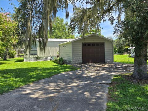 Mobile Home For Sale - 10292 E Pike Drive<br/> Citrus County, Inverness, FL 34450