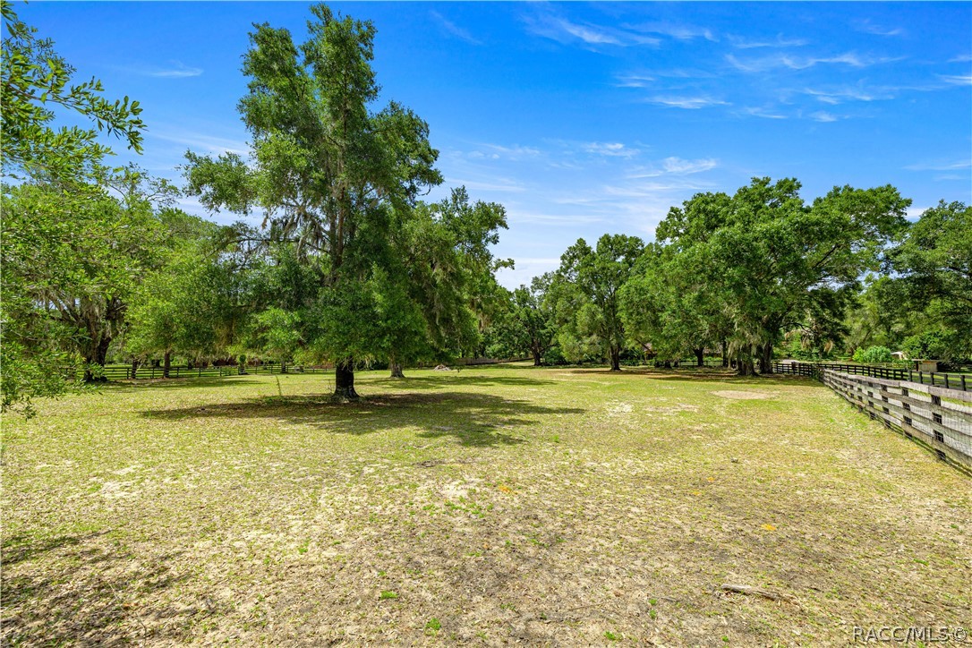 4556 E View Top Lane