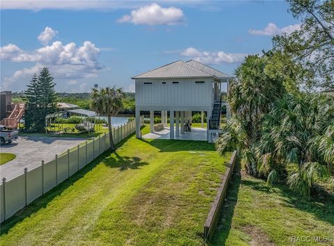 1625 S Wallace Point Crystal River FL 34429