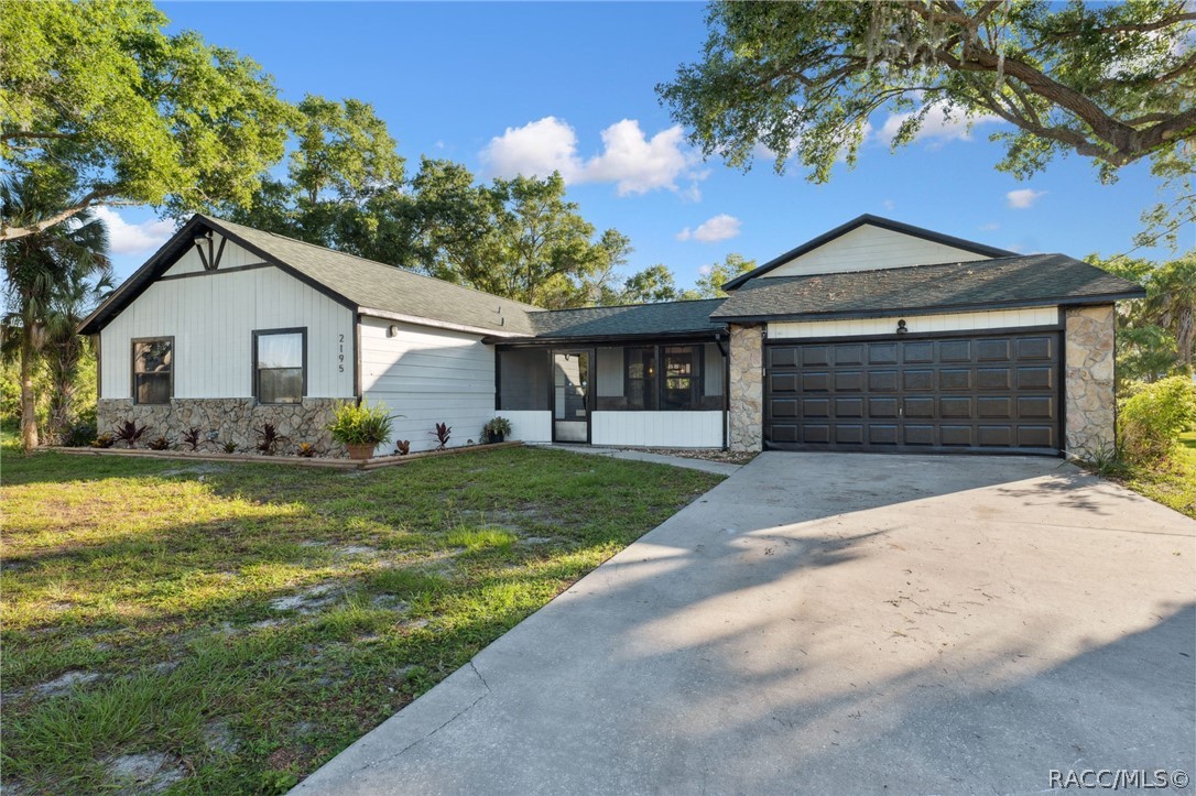 2195 N Slewfoot Path