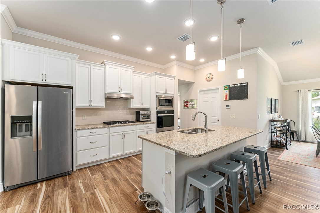 1724 E Gate Dancer Circle