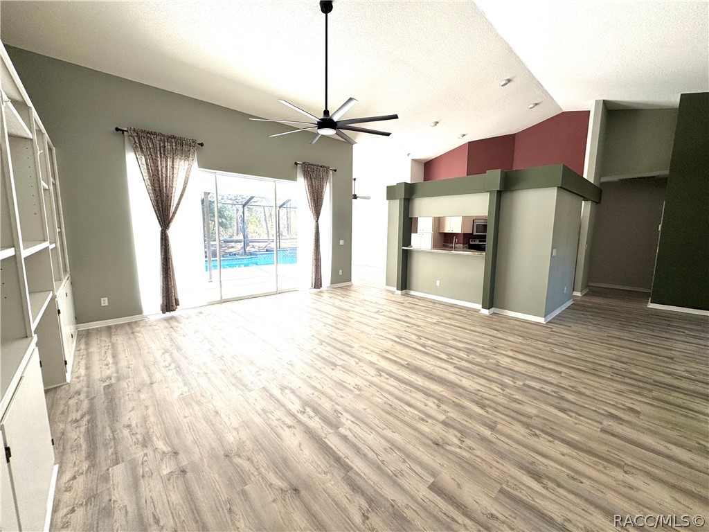 1852 W Ivorywood Drive