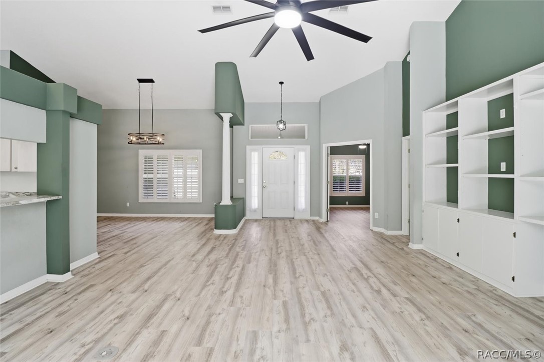 1852 W Ivorywood Drive