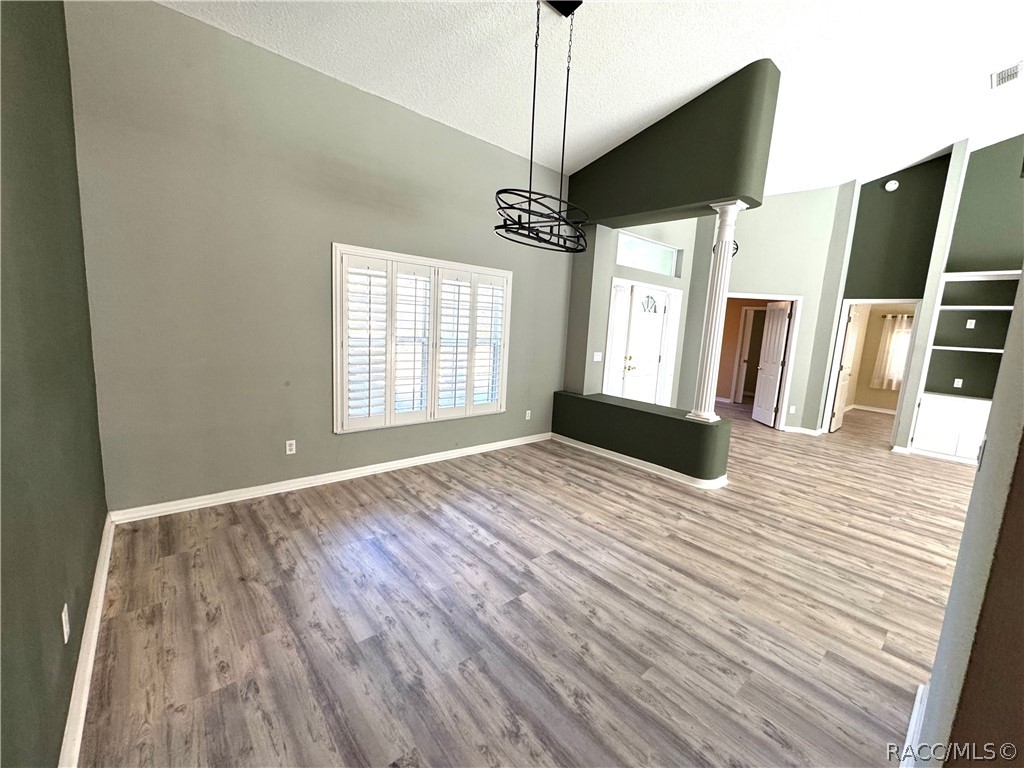 1852 W Ivorywood Drive