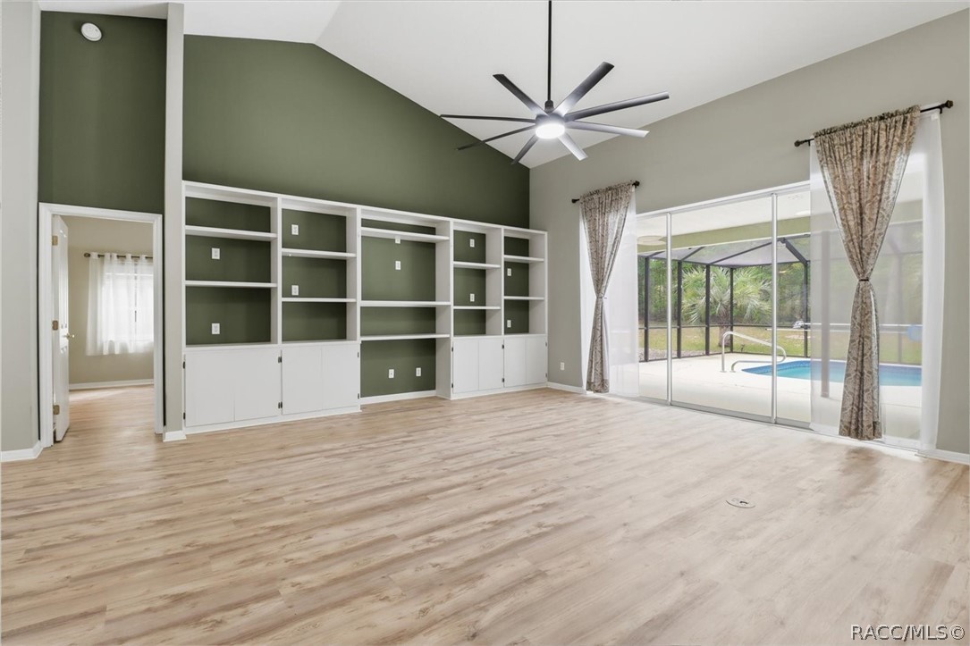 1852 W Ivorywood Drive