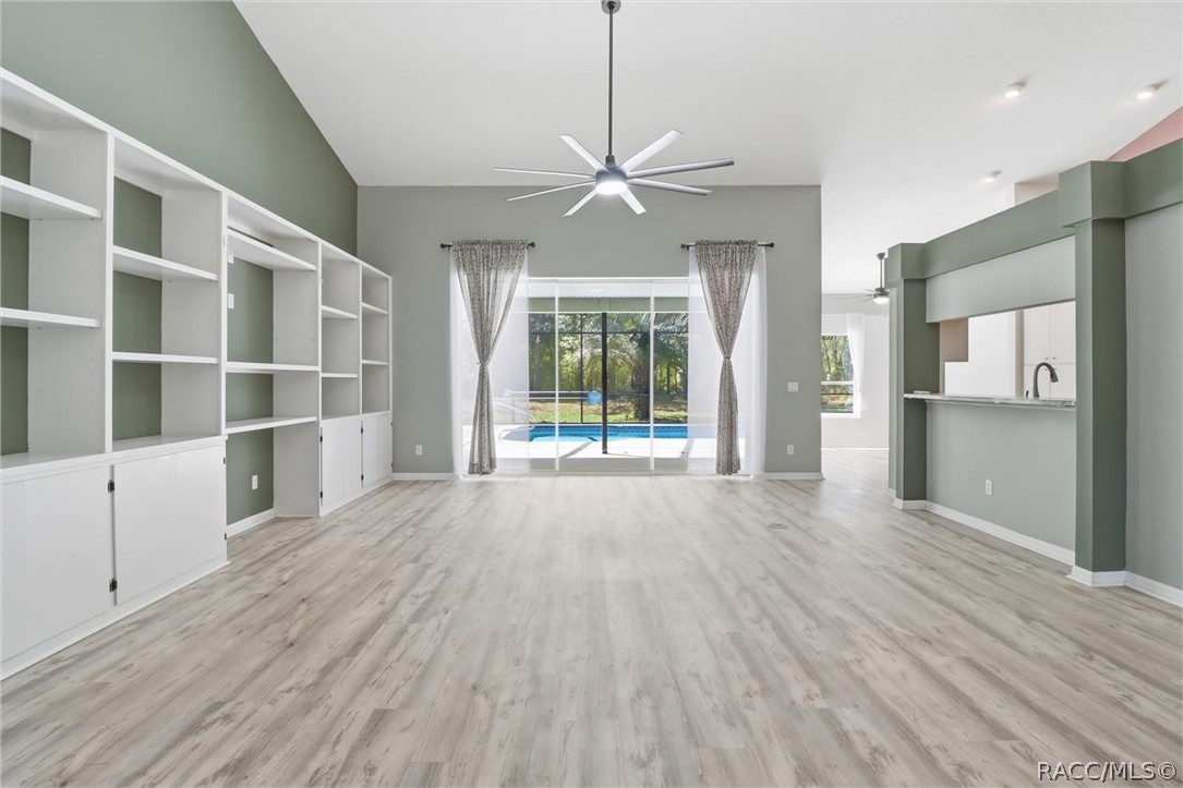 1852 W Ivorywood Drive