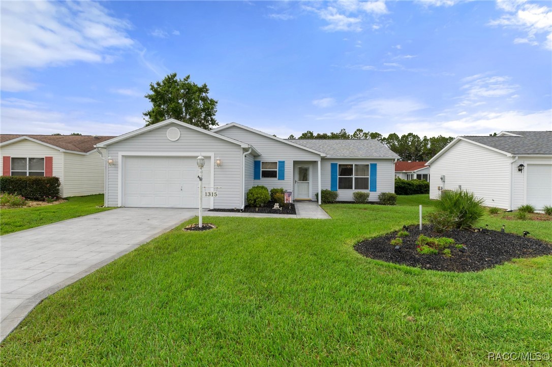 1315 Carvello Drive, The Villages, Florida image 2