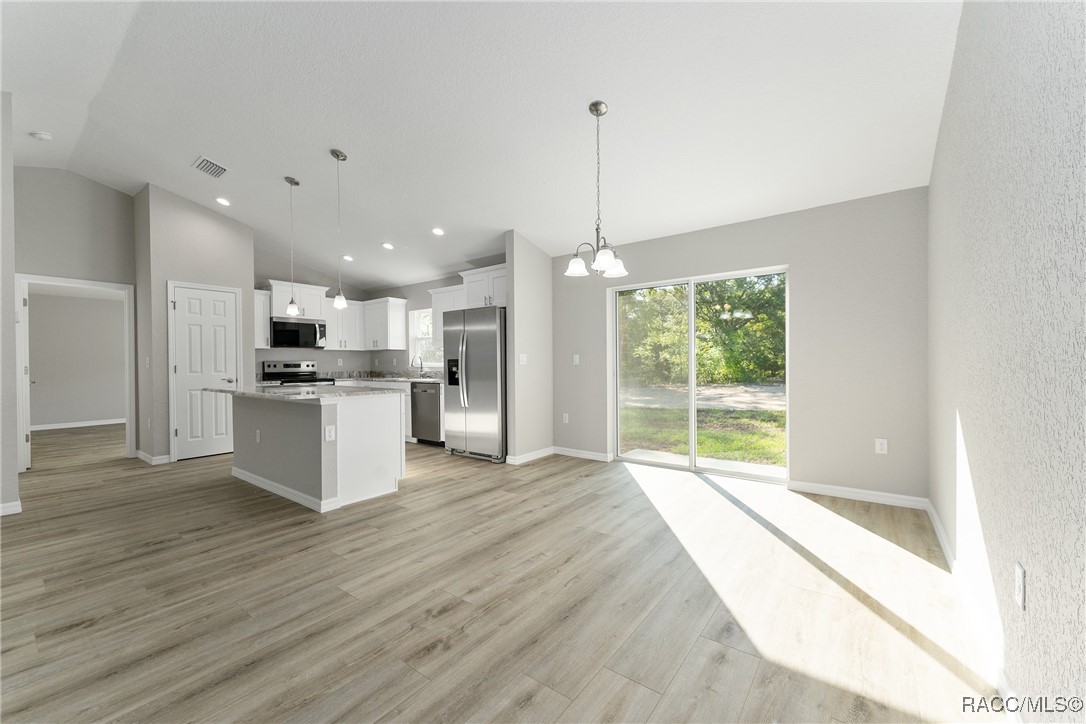 2124 W Magenta Drive, Citrus Springs, Florida image 18