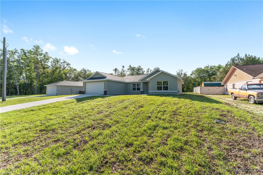 2124 W Magenta Drive, Citrus Springs, Florida image 6