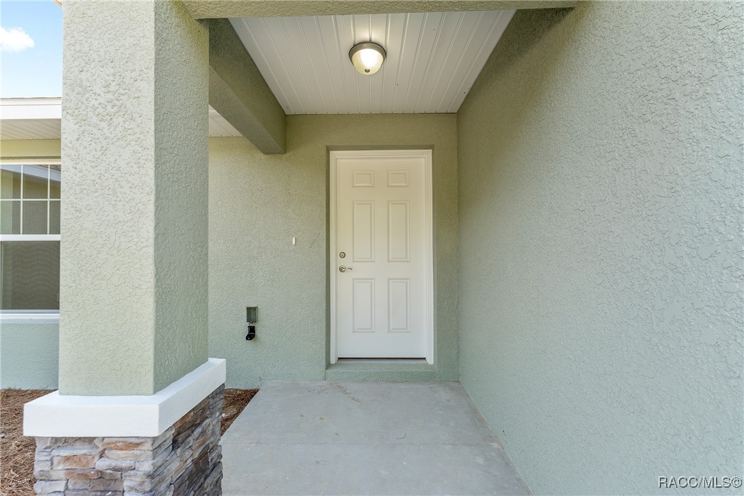 2124 W Magenta Drive, Citrus Springs, Florida image 4