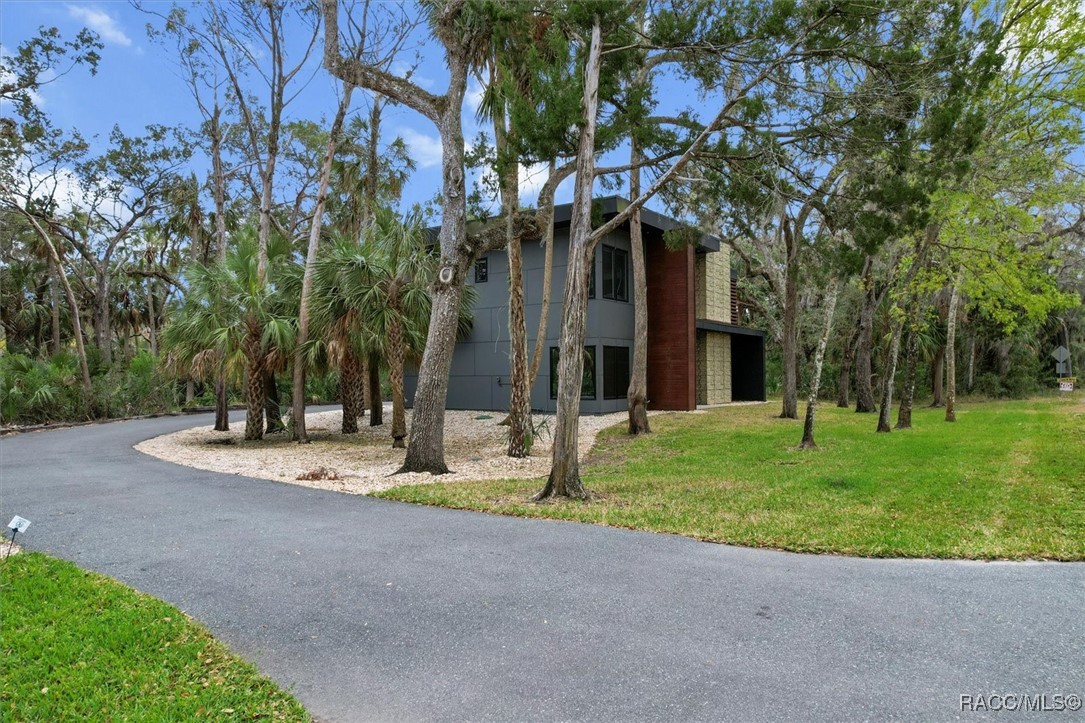 5937 S Mason Creek Road, Homosassa, New York image 2