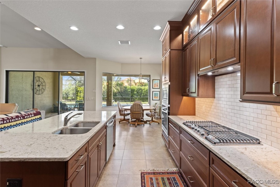 1960 N Rose Hue Path, Hernando, Florida image 3