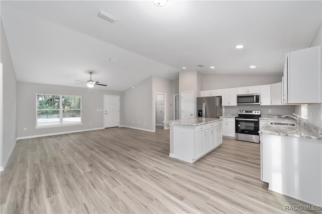 1829 W G Martinelli Boulevard, Citrus Springs, Florida image 2