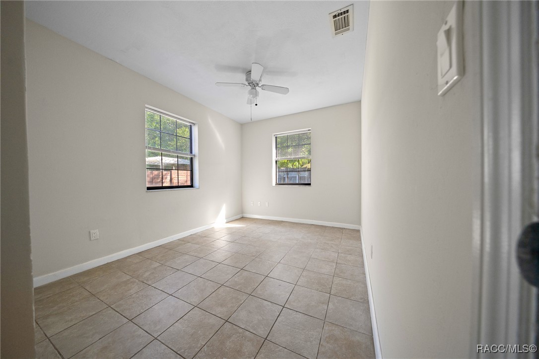 9447 N Milam Way, Citrus Springs, Florida image 11